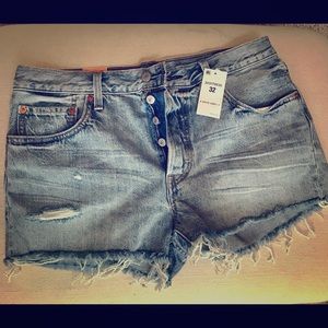NEW AUTHENTIC 501 Levi’s ShortS❤️32 waist